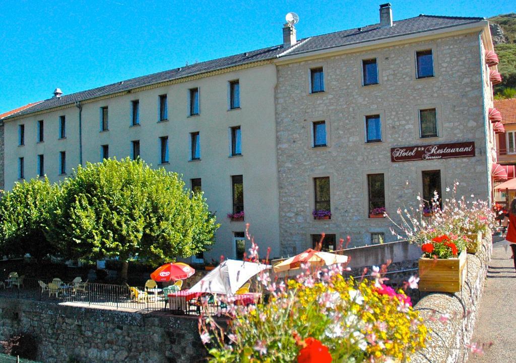 Au Parfum Des Bois Hotell Saint-Cirgues-en-Montagne Exteriör bild